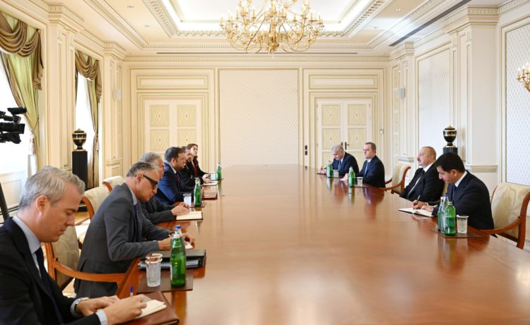 Prezident İlham Əliyev Böyük Britaniya və Şimali İrlandiya Birləşmiş Krallığının dövlət nazirini qəbul edib
